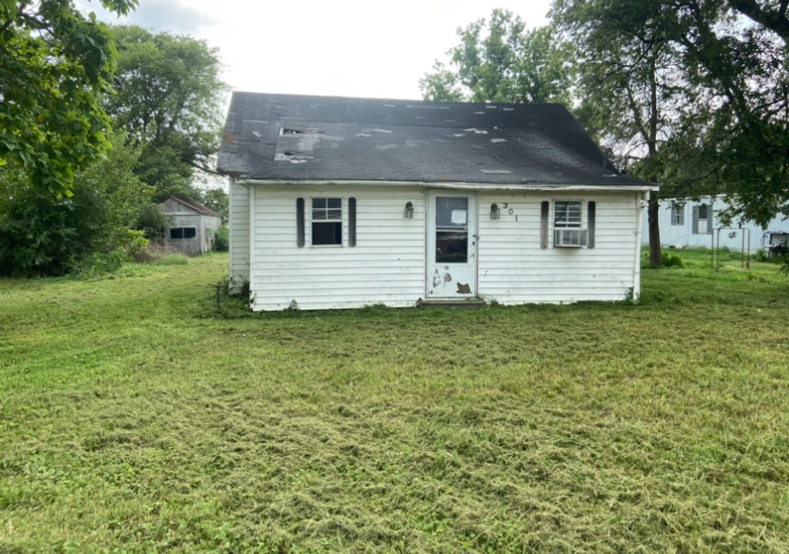 Gideon House: 301 N. Lunbeck