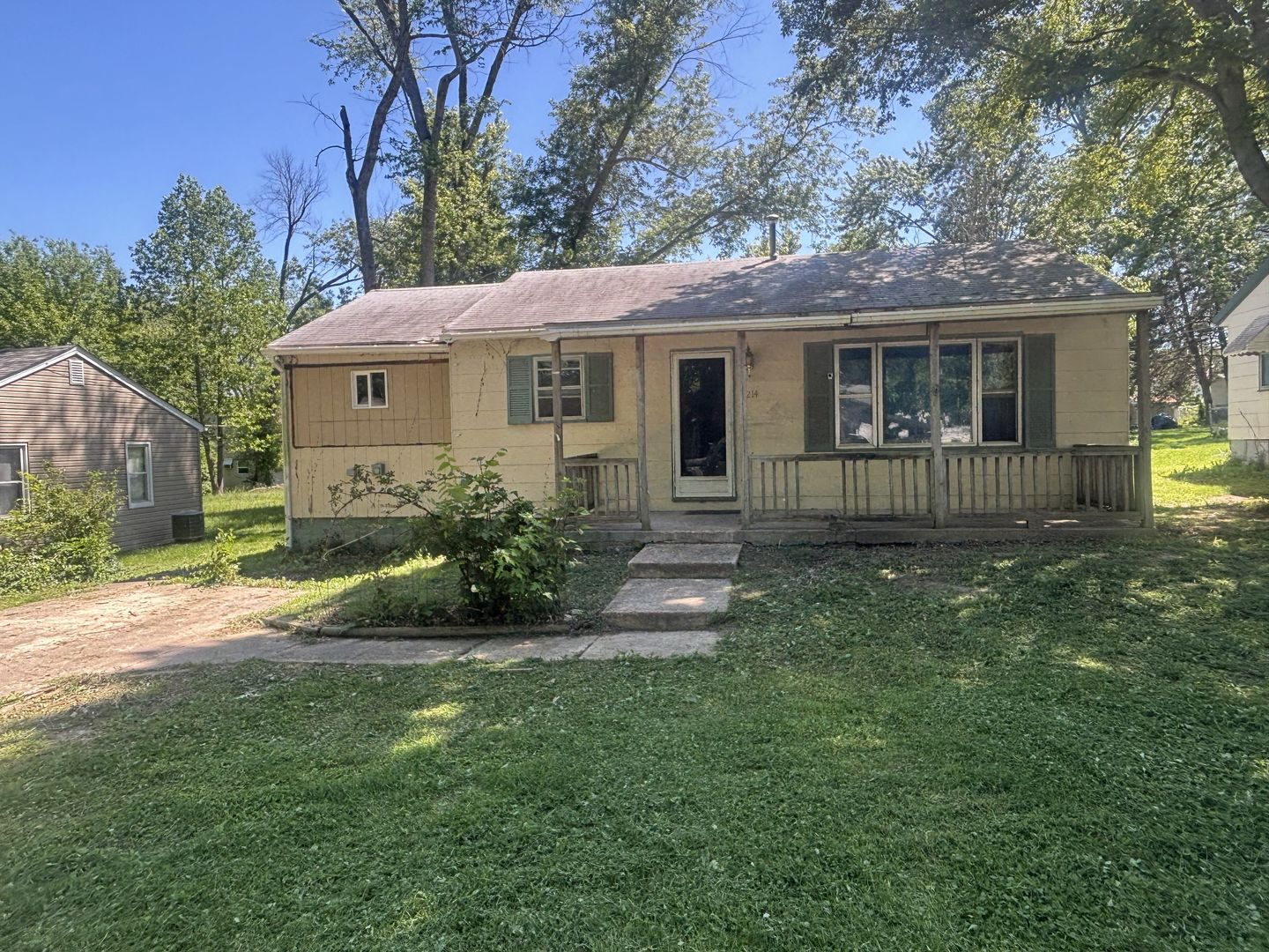 Farmington House: 214 Spruce St