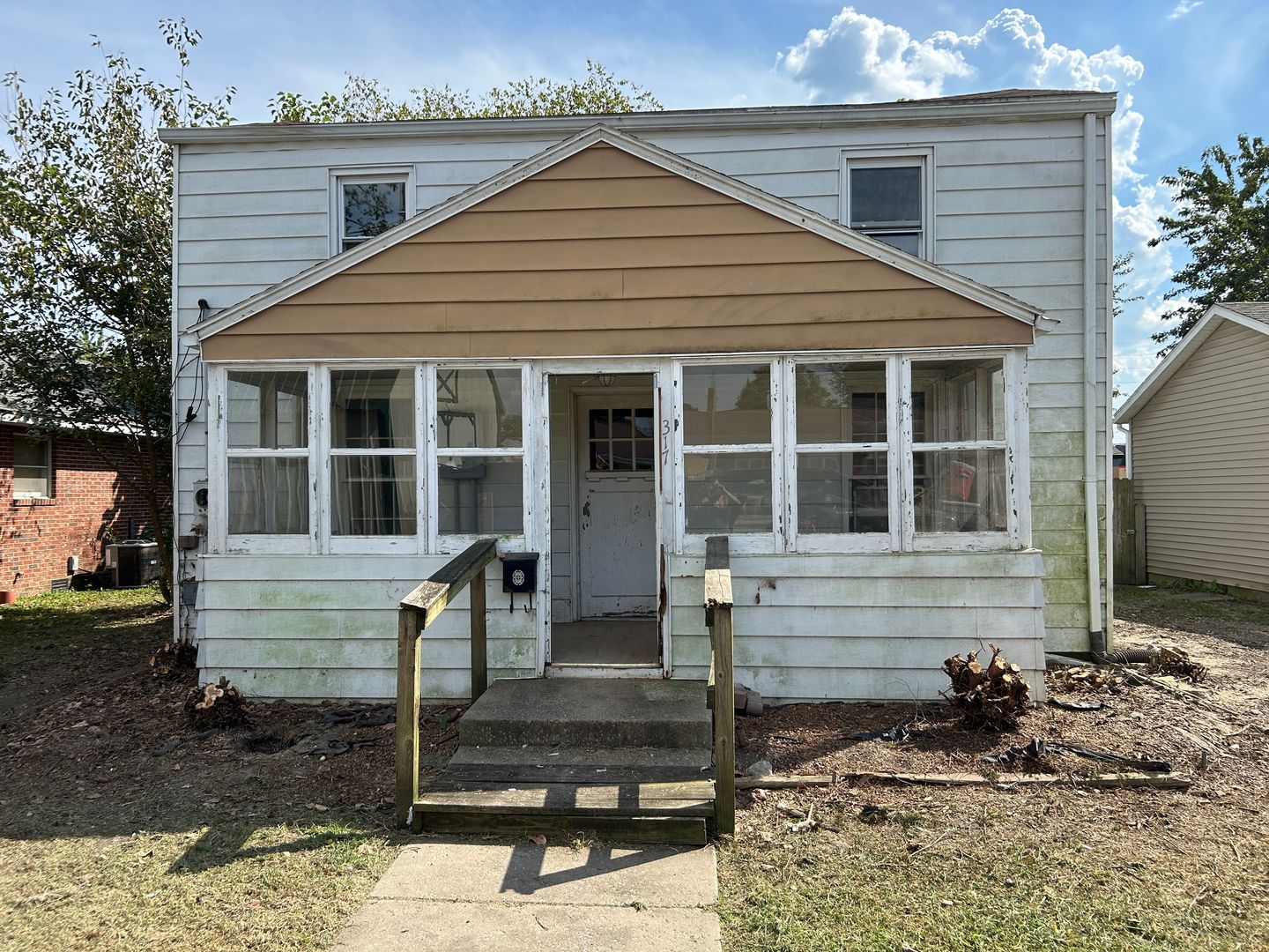 DuQuoin House: 317 E South St