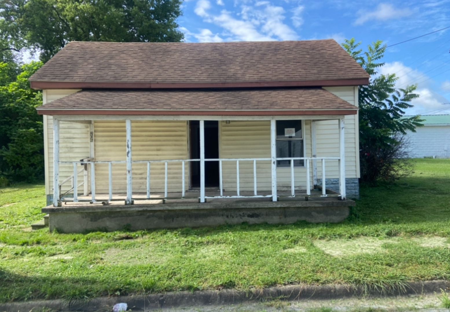 Sparta House: 206 E Main St.