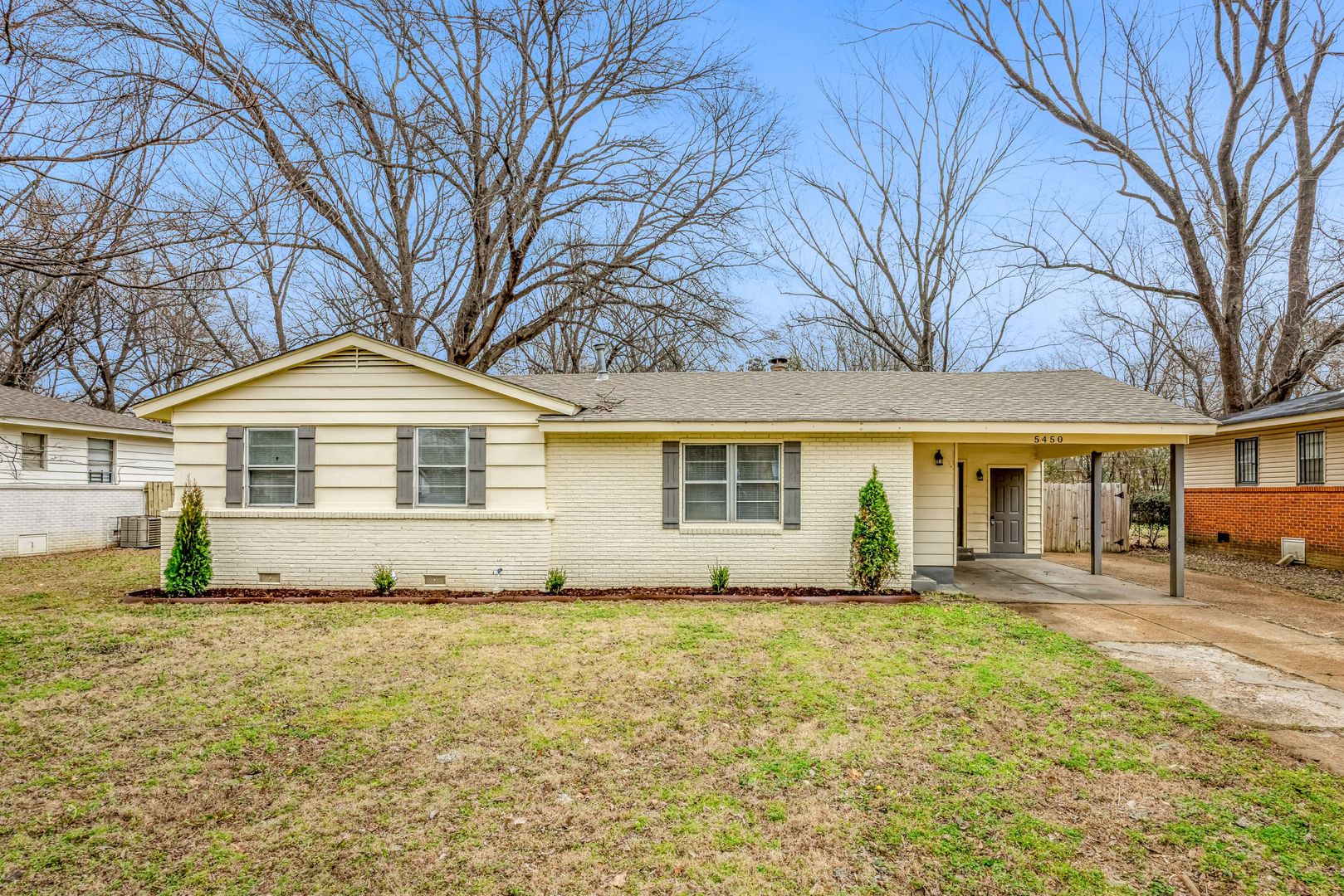 Memphis House: 5450 Loch Lomond Rd