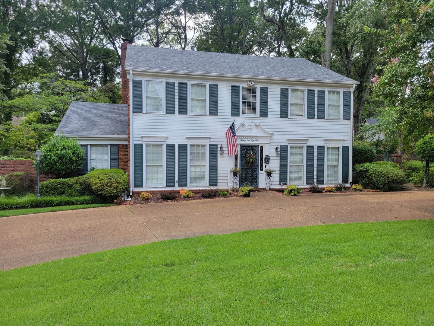 Memphis House: 2151 Kirby Pkwy
