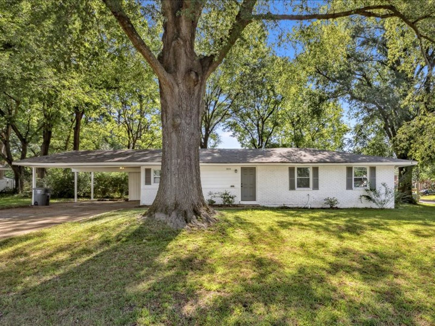 Memphis House: 3804 Charles Dr