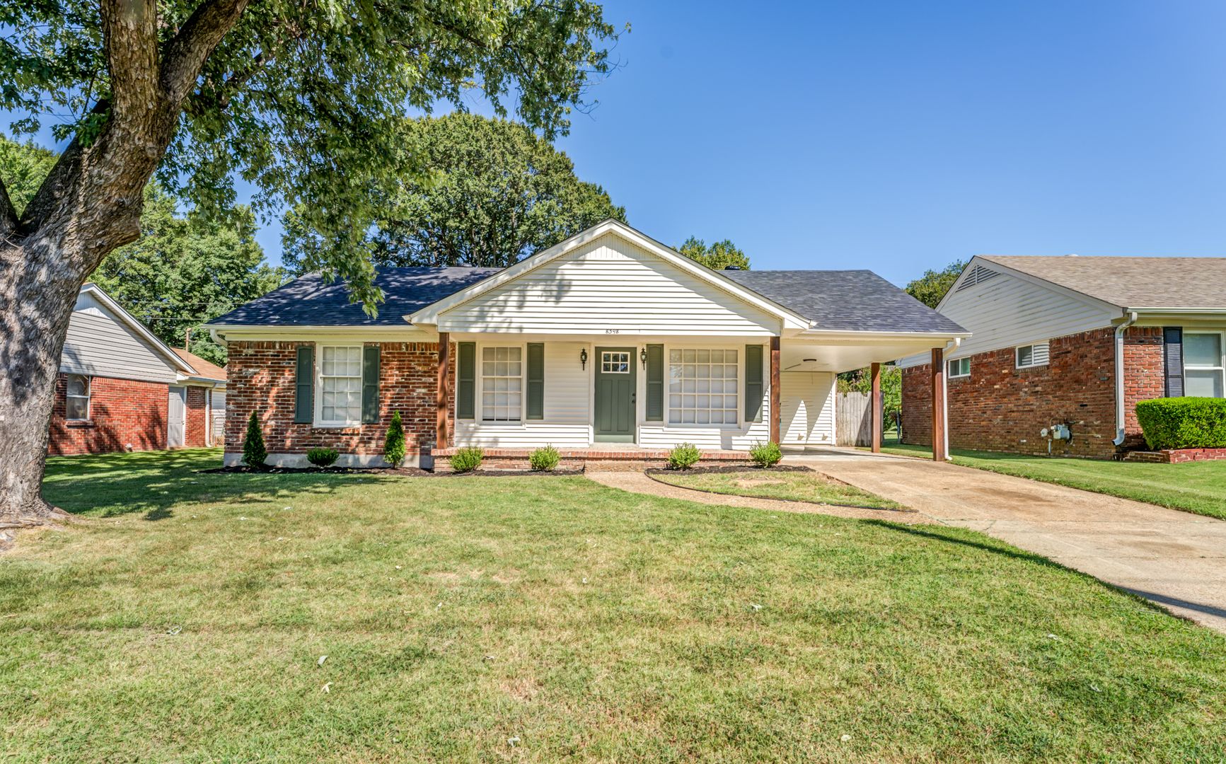 Southaven House: 8398 Booneville Dr
