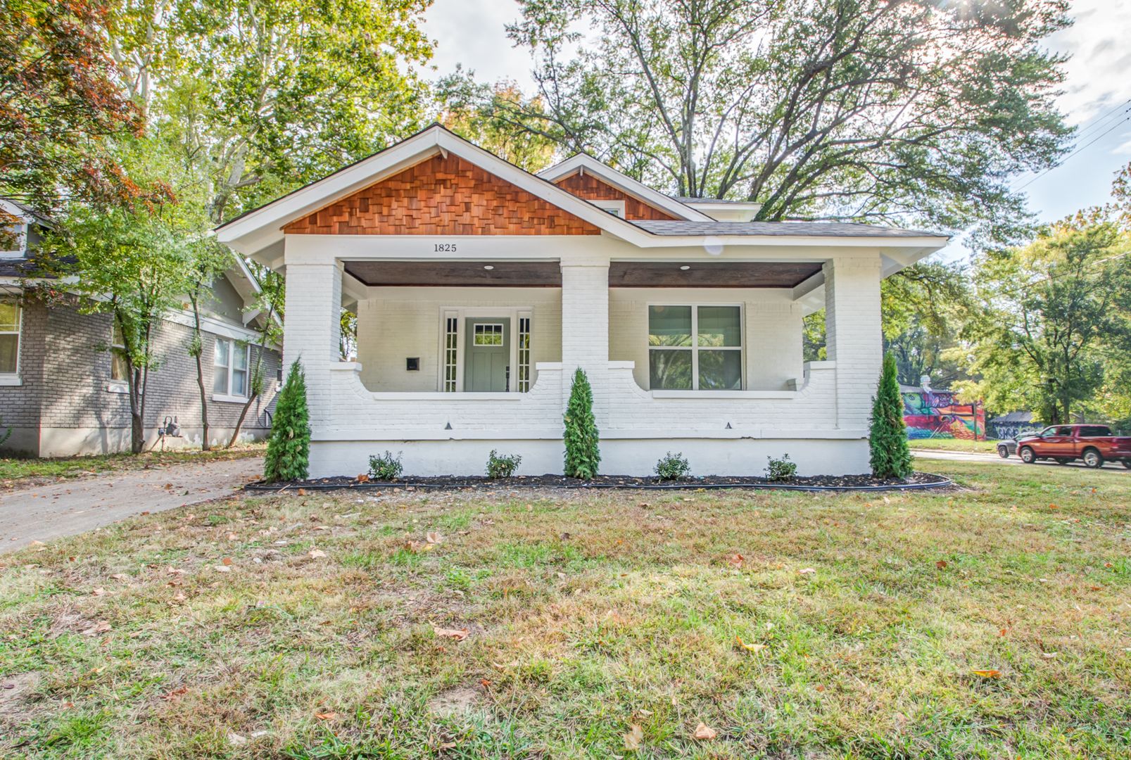 Memphis House: 1825 Young Ave