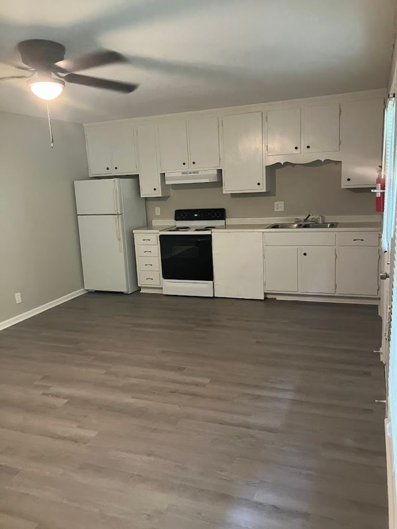 Macon Apartment: 3330 Ridge Ave