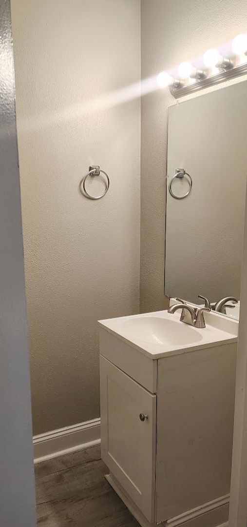Macon Apartment: 2350 English Ave