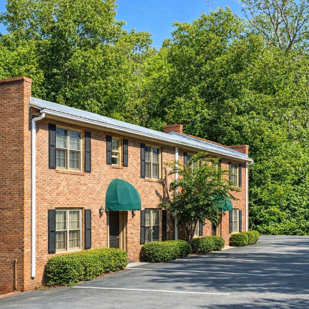 Macon Apartment: 241 Riley Ave