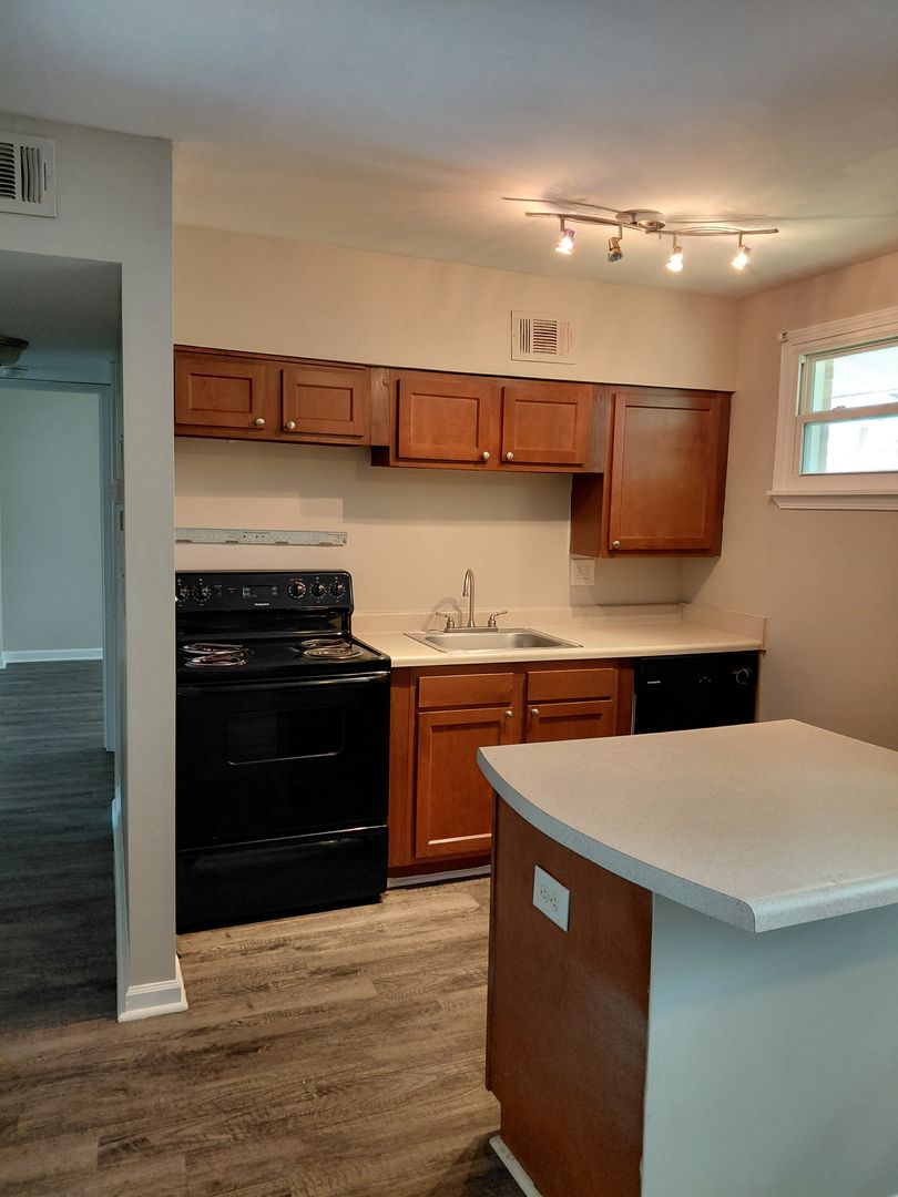 Macon Apartment: 2020 Vineville Ave