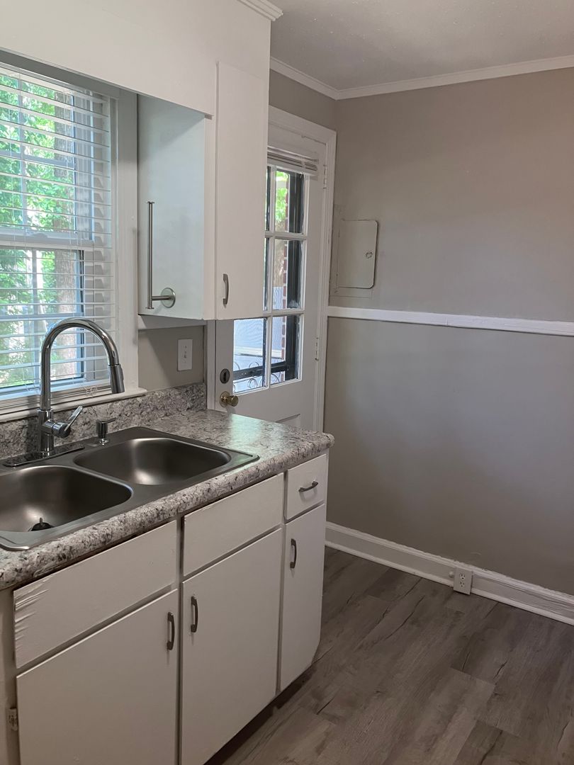Macon Apartment: 3324 Vineville Ave