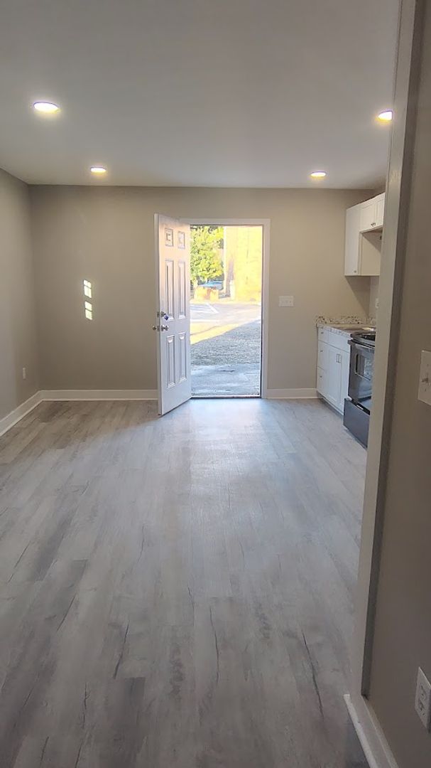 Macon Apartment: 2056 Vineville Avenue