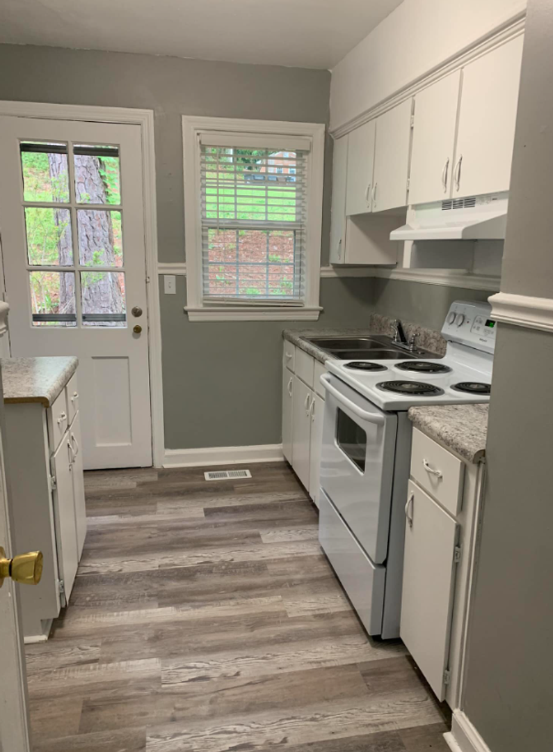 Macon Apartment: 3324 Vineville Ave