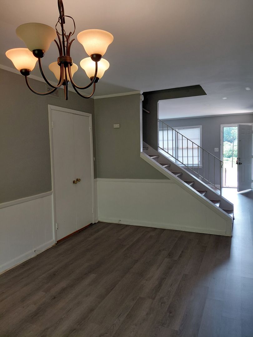 Macon Apartment: 3013 Ridge Ave