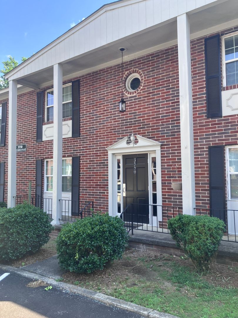 Macon Apartment: 3576 Vineville Ave