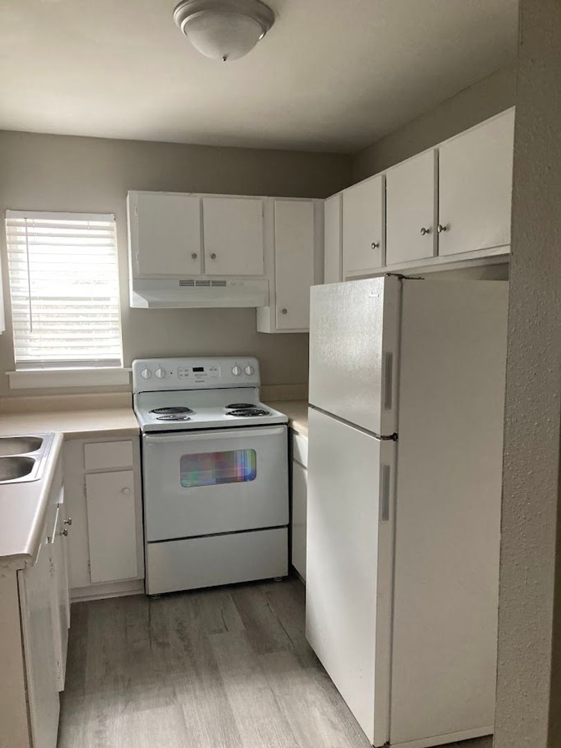 Macon Apartment: 2056 Vineville Avenue