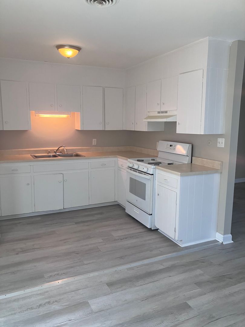 Macon Apartment: 2063 Vineville Ave