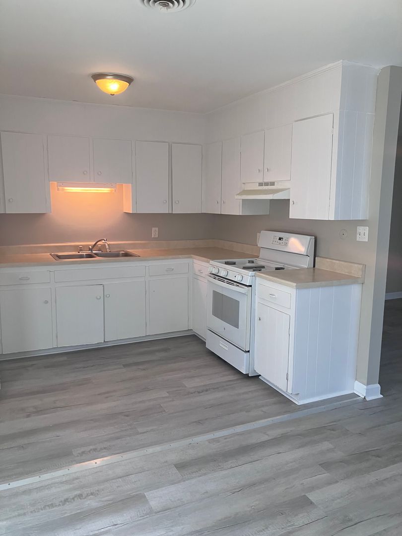 Macon Apartment: 2063 Vineville Ave