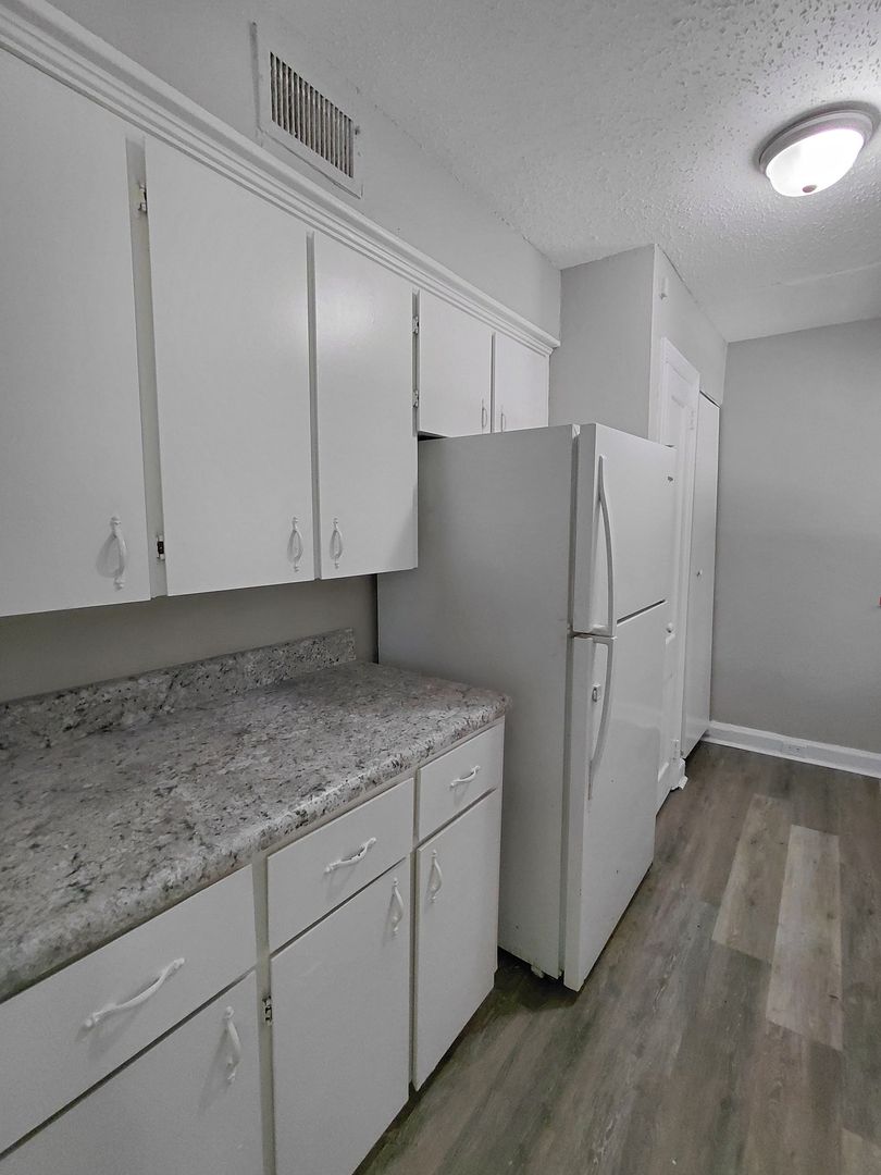 Macon Apartment: 3324 Vineville Ave