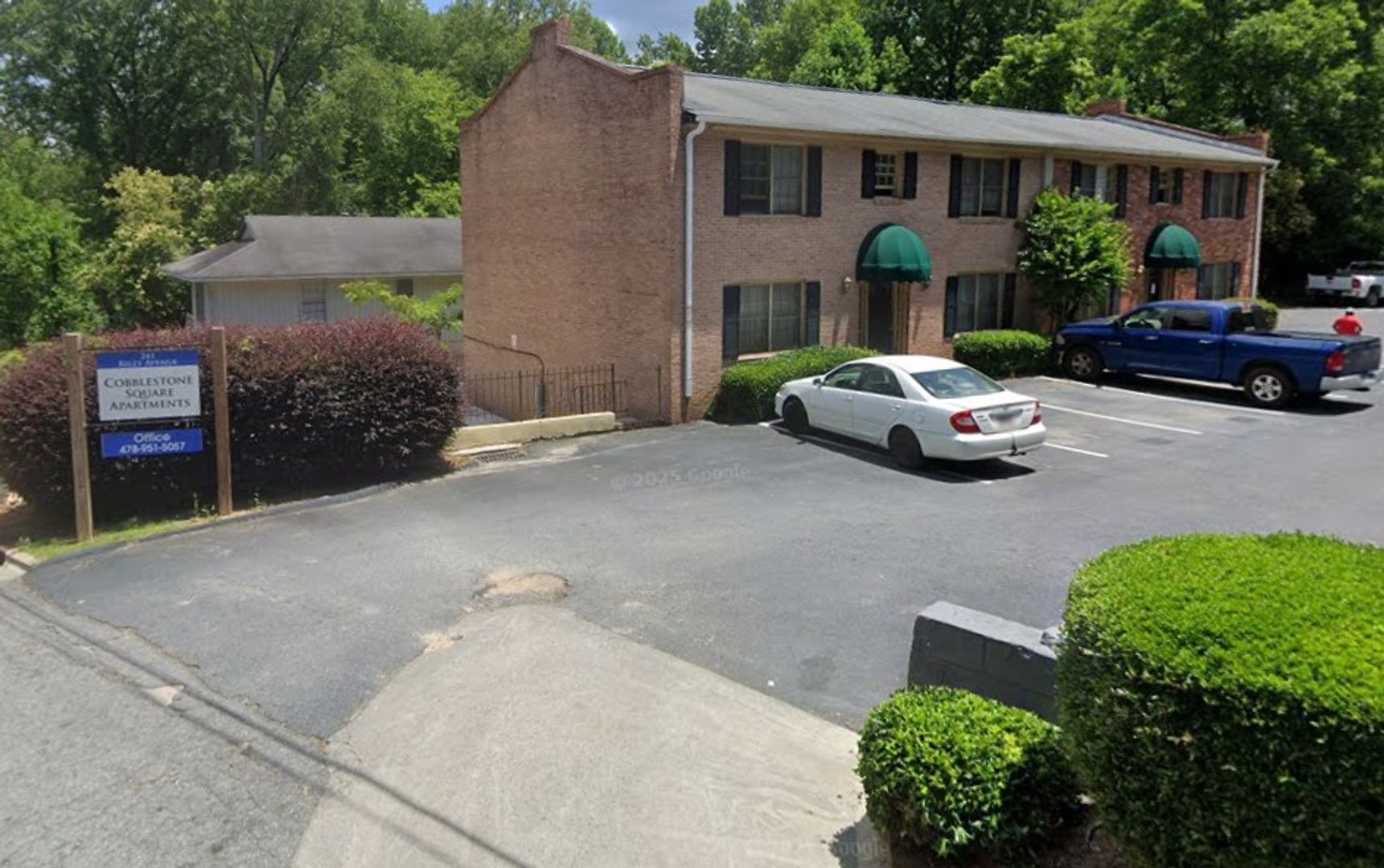 Macon Apartment: 241 Riley Ave