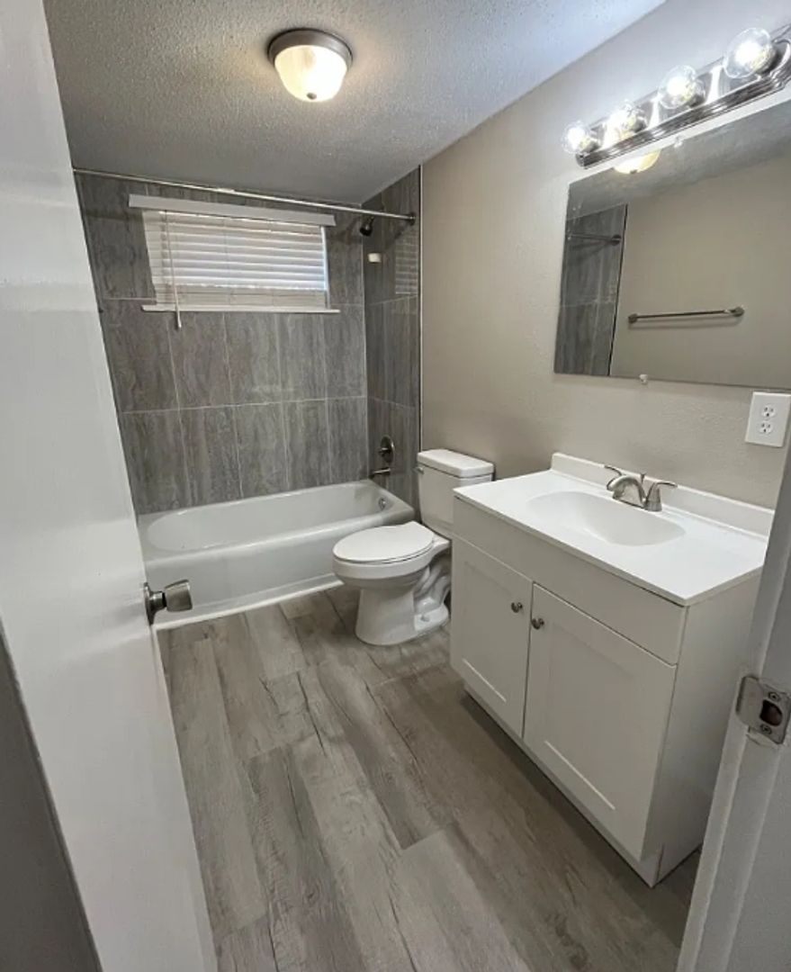 Macon Apartment: 185 Oakhaven Ave