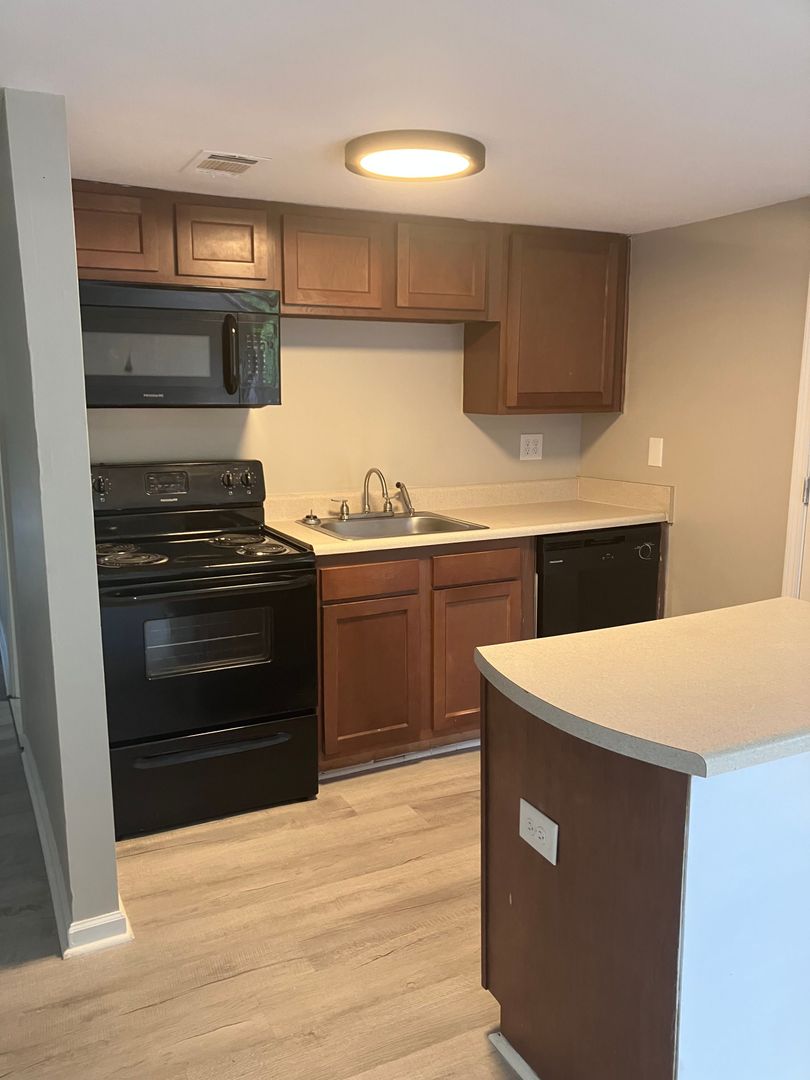 Macon Apartment: 2020 Vineville Ave