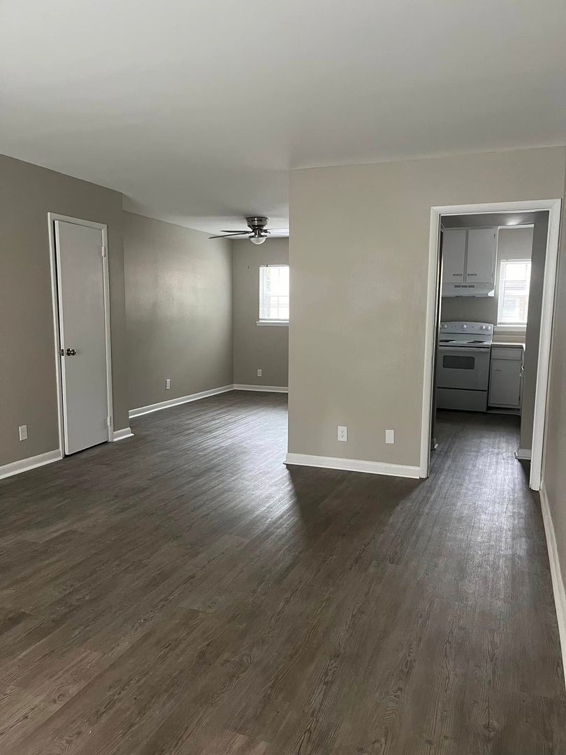 Macon Apartment: 2056 Vineville Avenue
