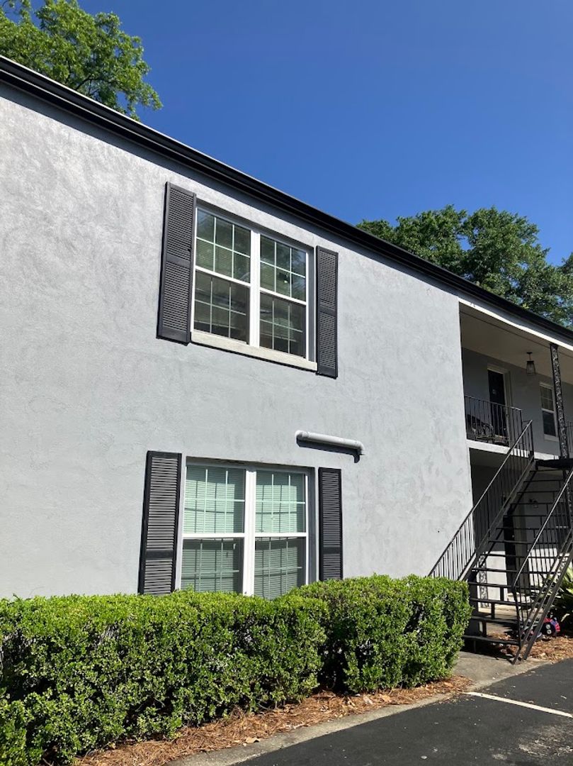 Macon Apartment: 2063 Vineville Ave
