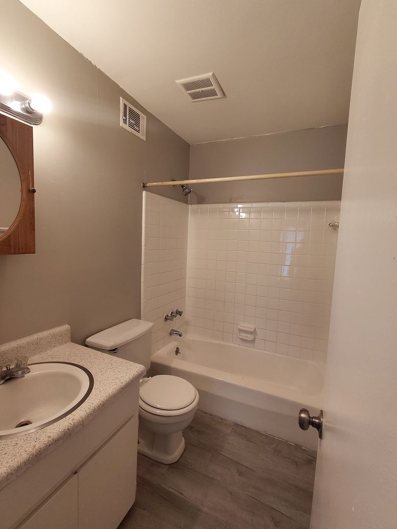 Macon Apartment: 241 Riley Ave