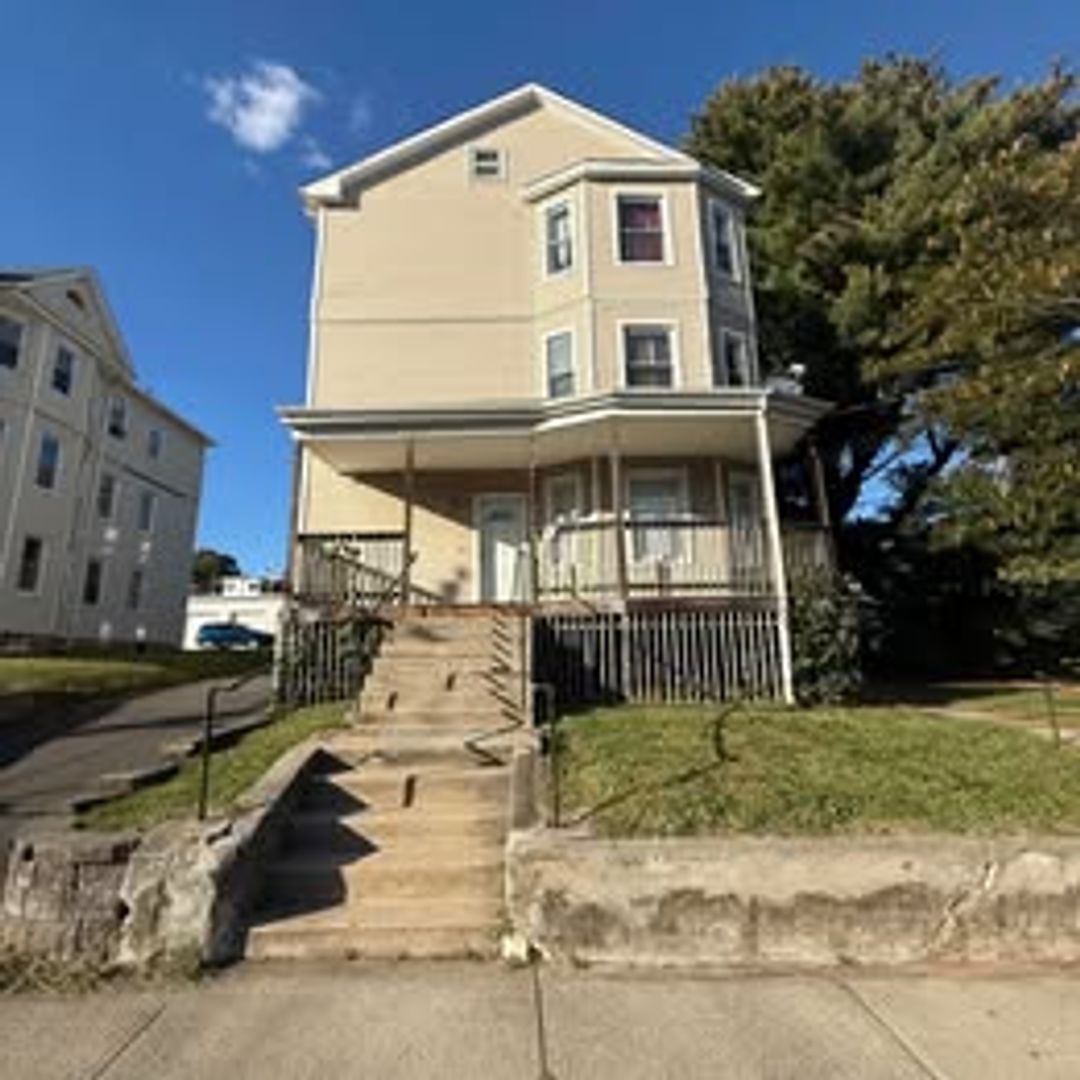 New Britain Apartment: 371 Broad Street