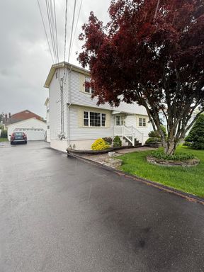Brand New 3 Bedroom – photo 1