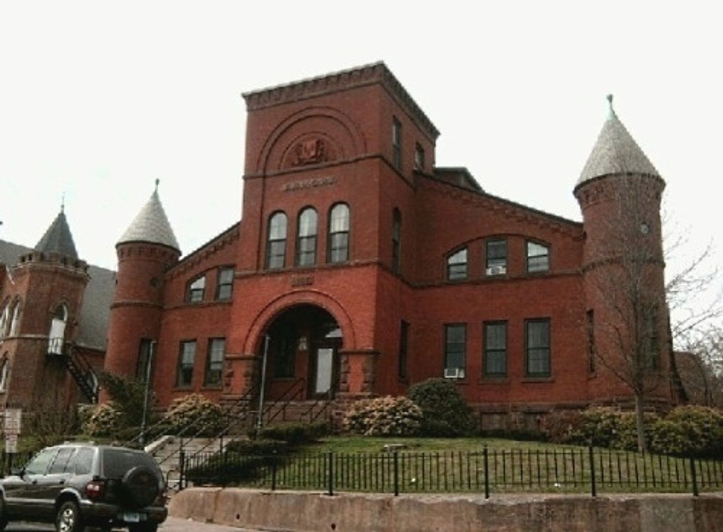 New Britain Apartment: 10 Grand St