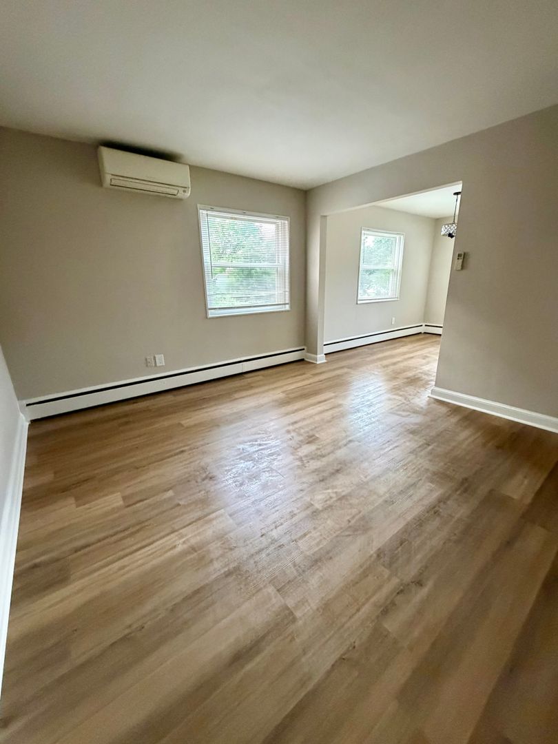Laurel Apartment: 335 Talbott Avenue