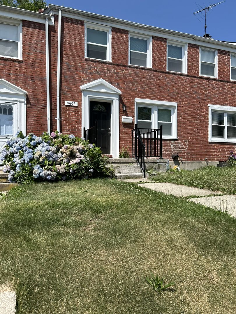 Baltimore House: 5606 Clearspring Rd