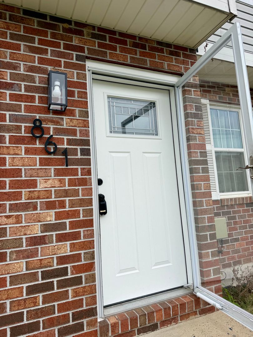 Edgewood House: 861 Clover Leaf Court