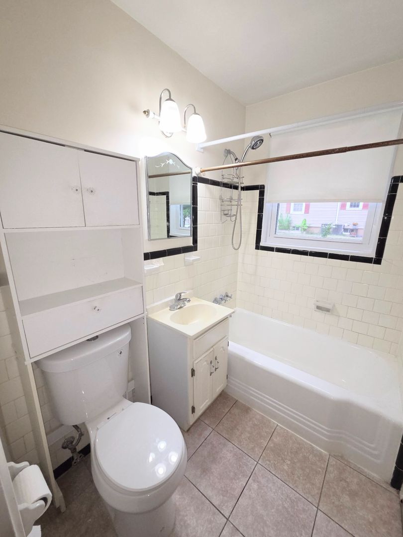 Laurel Apartment: 335 Talbott Avenue