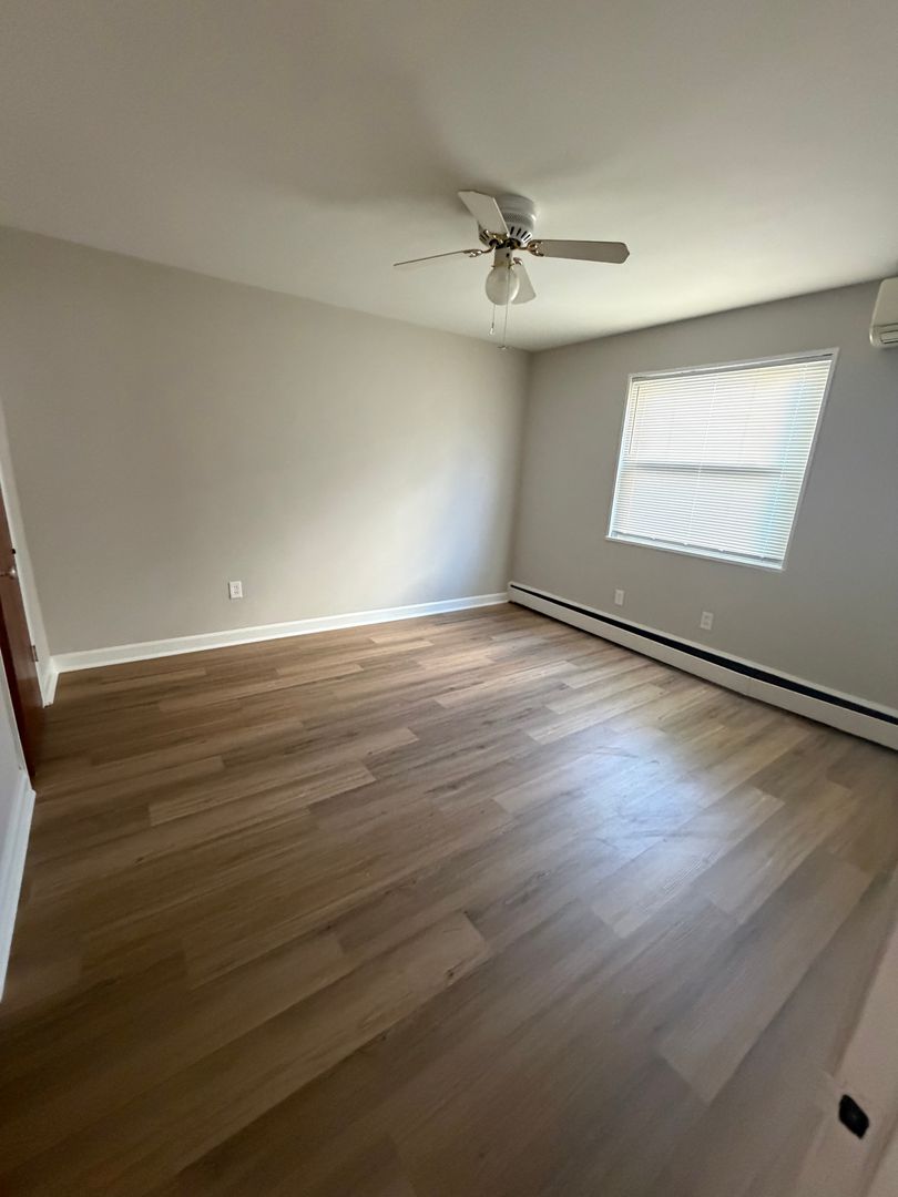 Laurel Apartment: 335 Talbott Avenue
