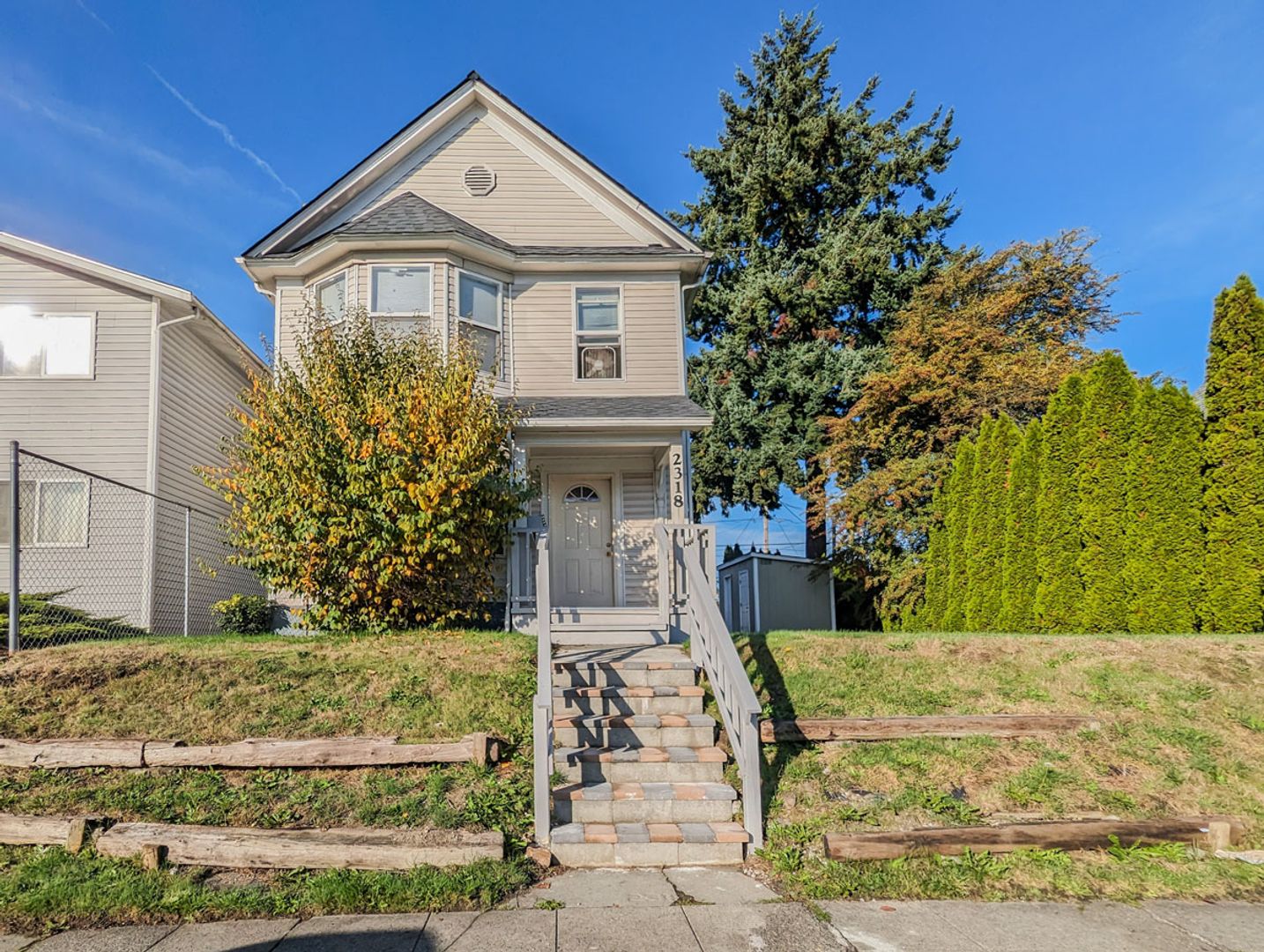 Everett Apartment: 2318 Wetmore Avenue