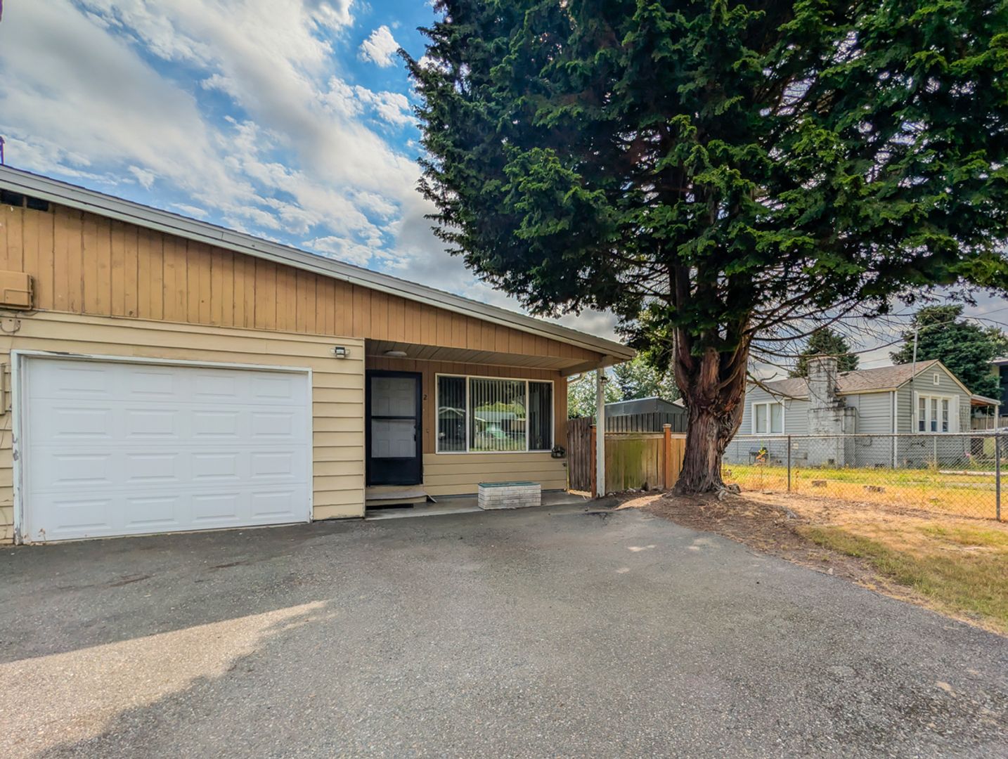 Lynnwood Apartment: 15901 Manor Way