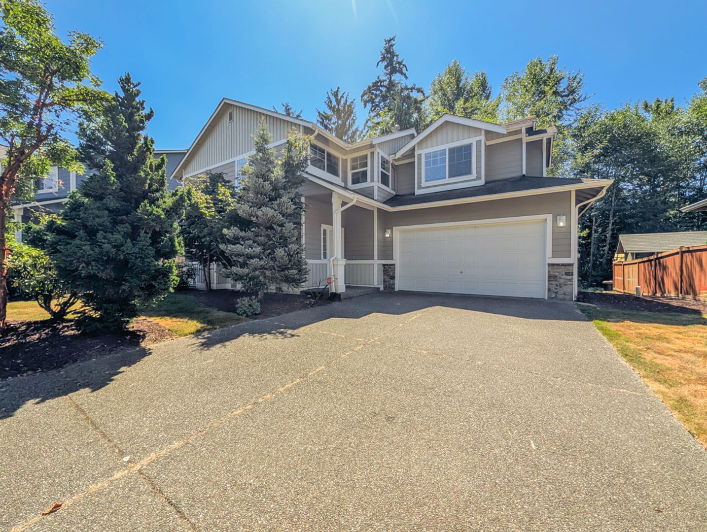 Lynnwood House: 1218 147th Place SW