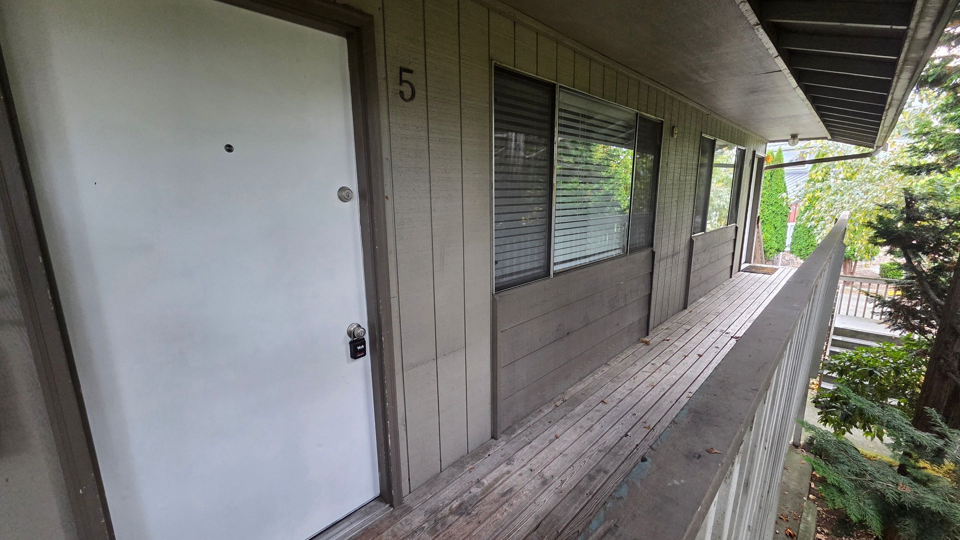 Arlington Apartment: 130 W Gilman Avenue