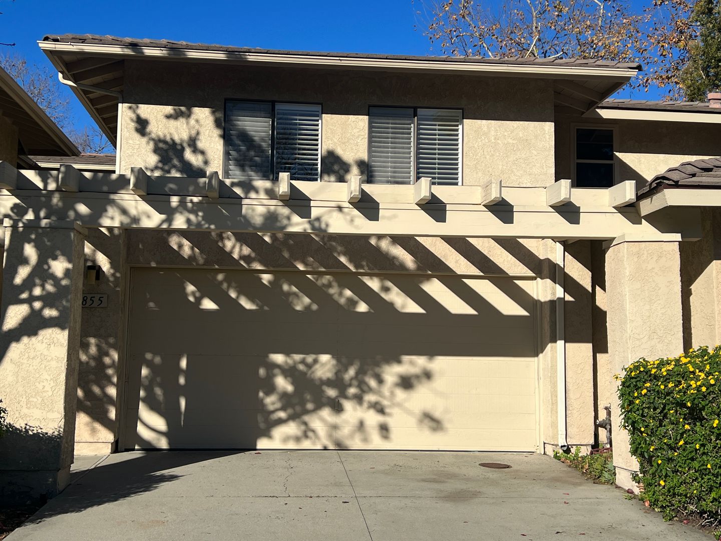 Ventura House: 855 Sandberg Lane