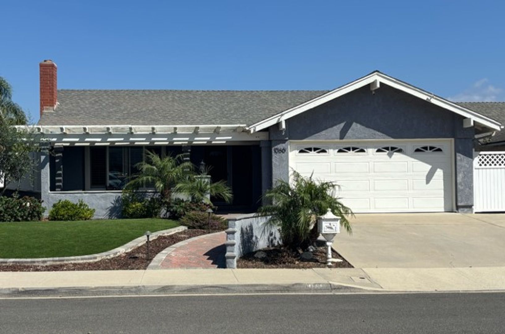 Camarillo House: 1060 N. Hickory View Cir.