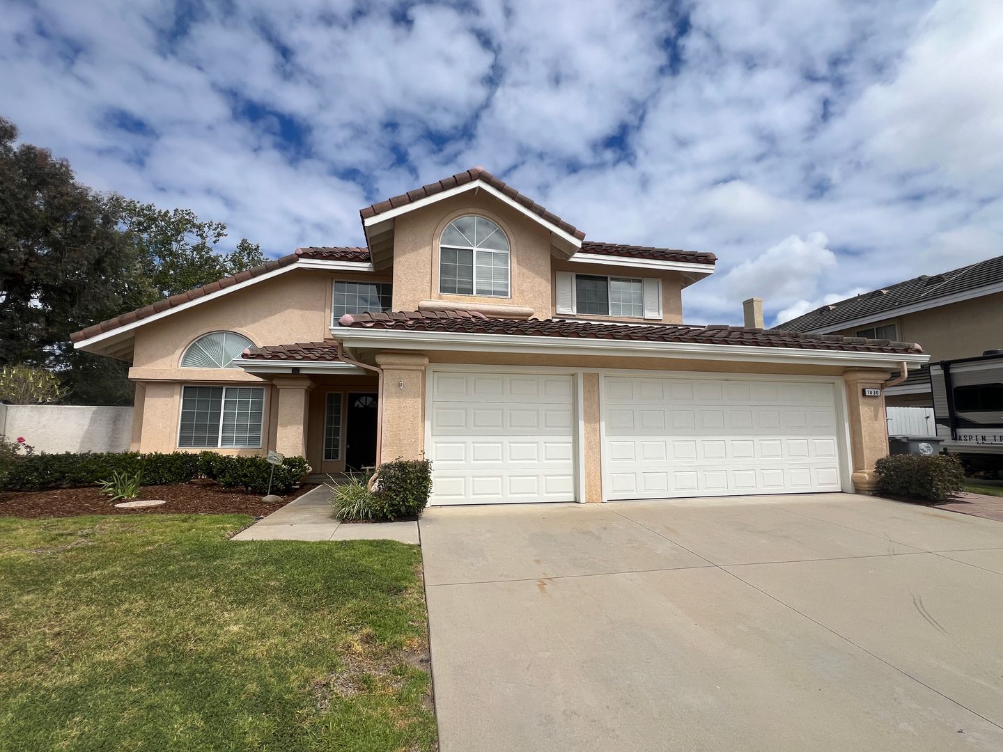 Oxnard House: 1830 Zircon Avenue