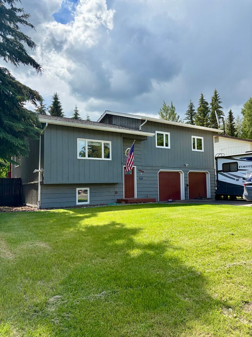 Fairbanks House: 4369 Bishop Circle
