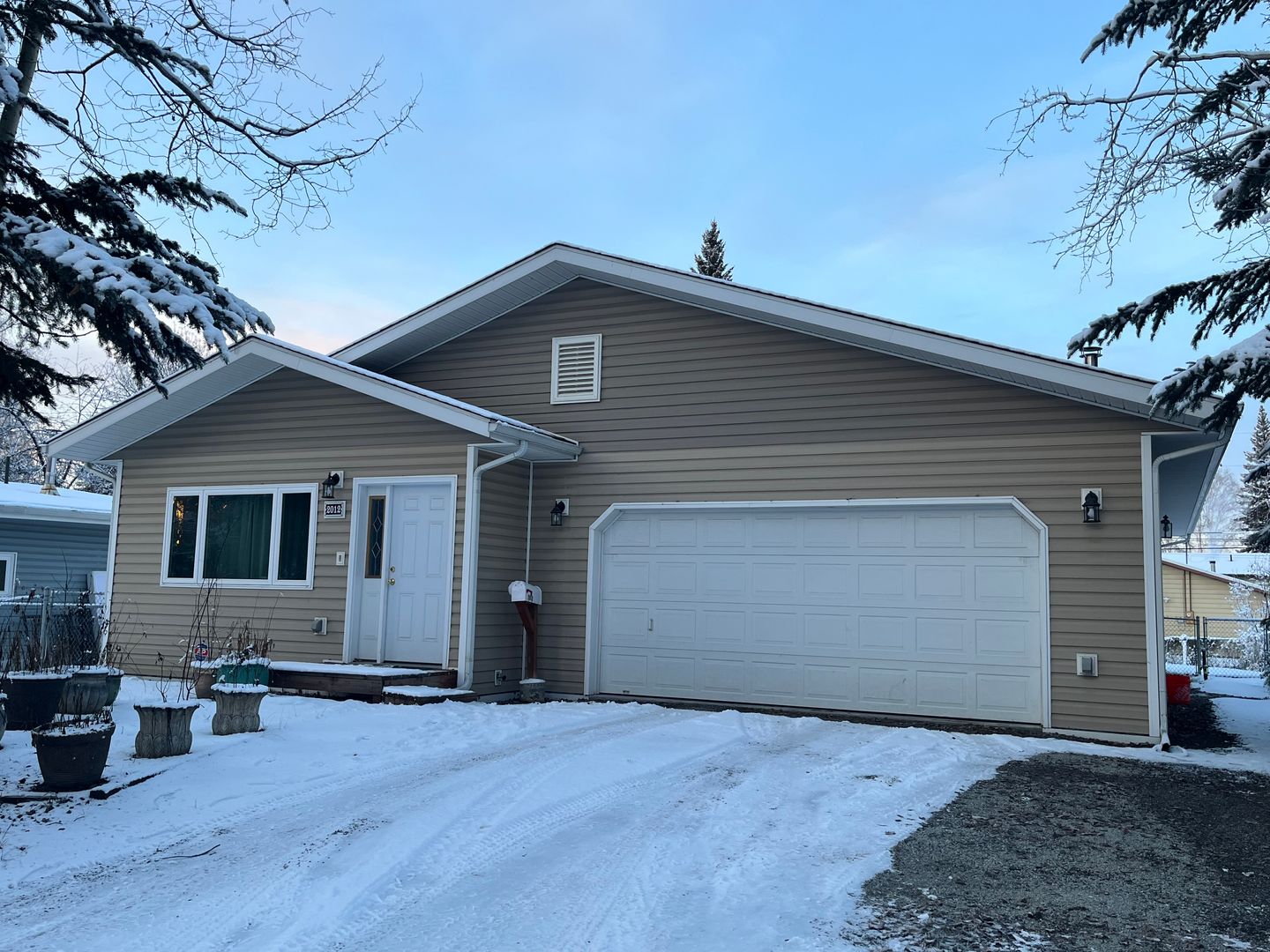 Fairbanks House: 2012 Carr Avenue