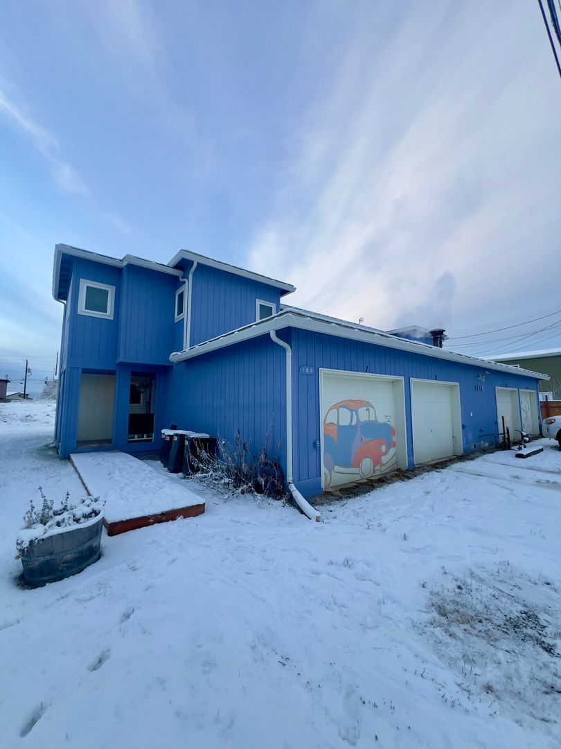 Fairbanks Apartment: 1215 28th Ave