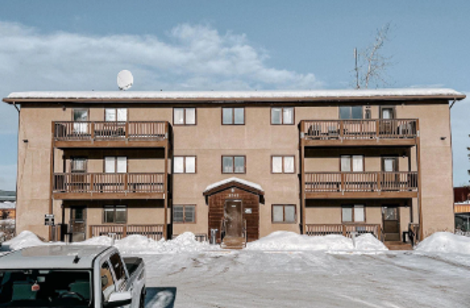 Fairbanks Apartment: 3282 Adams Dr.