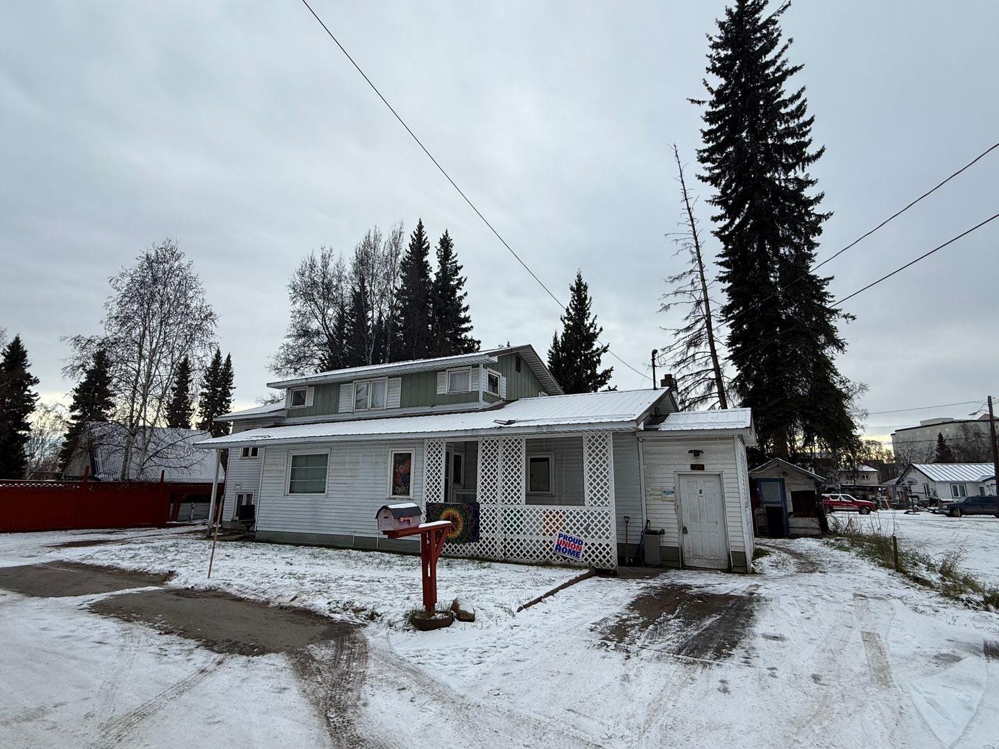 Fairbanks Apartment: 123 4th Ave