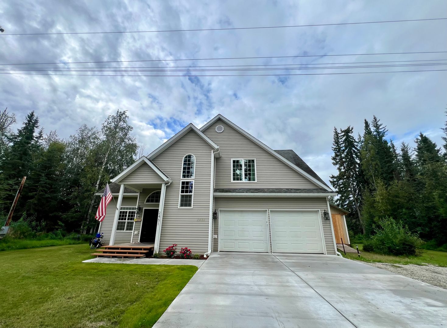 Fairbanks House: 2451 Chief Nickoli Lp