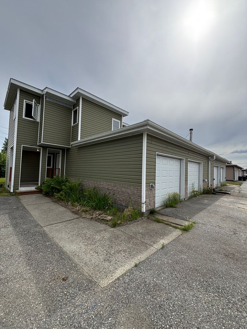Fairbanks Apartment: 2803 Wilson Street